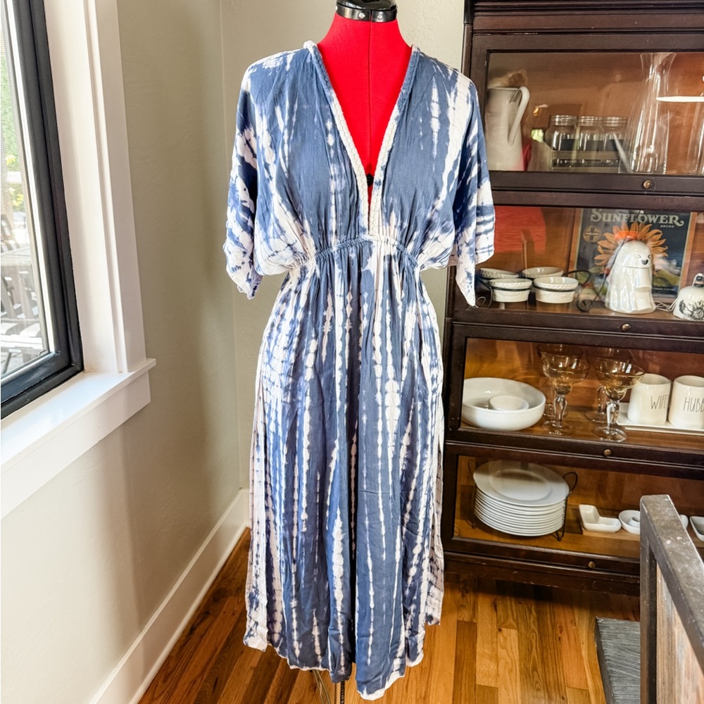 Raviya Blue Tie-Dye Cover Up Resort Midi Dress with Deep V-Neck Size Medium NWT